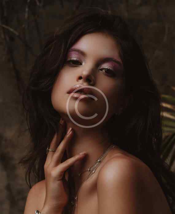 Image 48 Copyright 570x696